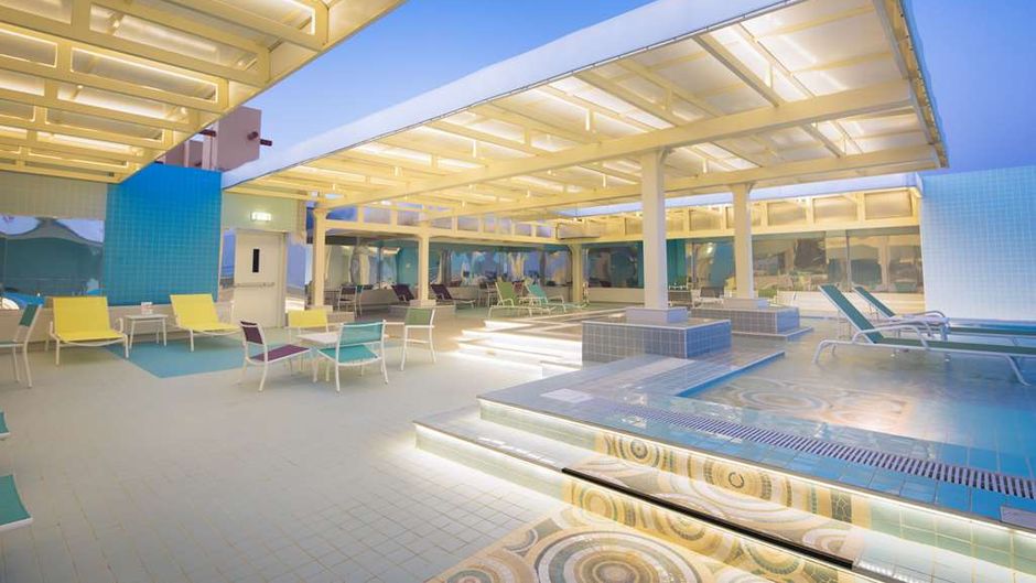 Ayla Bawadi Hotel and Mall Pool