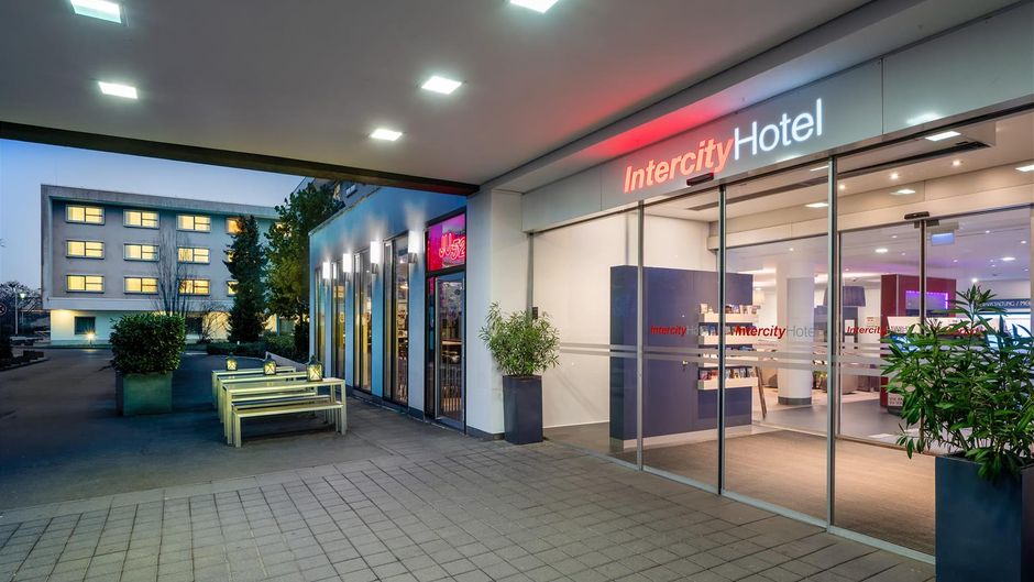 IntercityHotel Frankfurt Airport Exterior