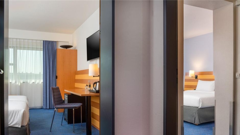 IntercityHotel Frankfurt Airport Room