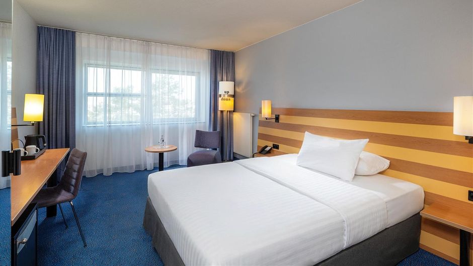 IntercityHotel Frankfurt Airport Room