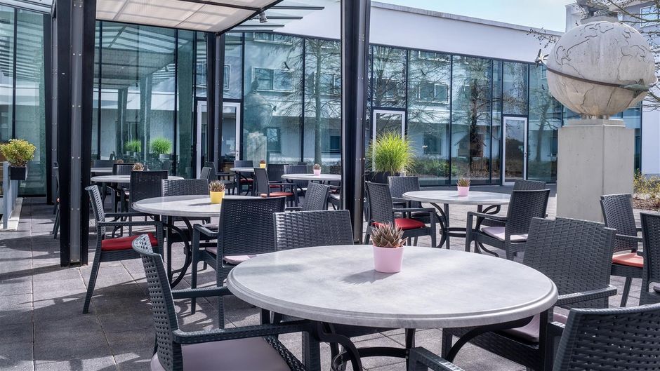 IntercityHotel Frankfurt Airport Exterior
