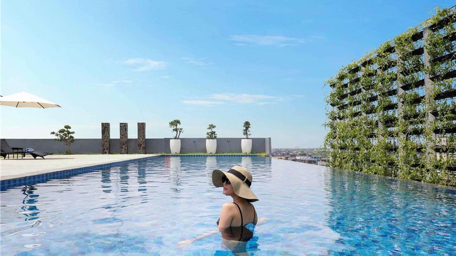 Novotel Suites Yogyakarta Malioboro Pool