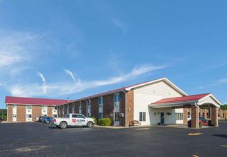 Econo Lodge Inn & Suites Escanaba