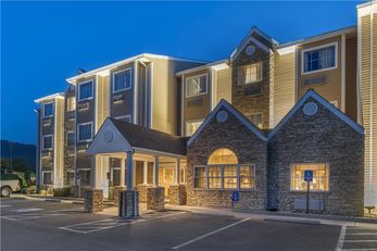 SureStay Plus Hotel Keyser