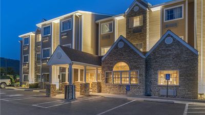SureStay Plus Hotel Keyser