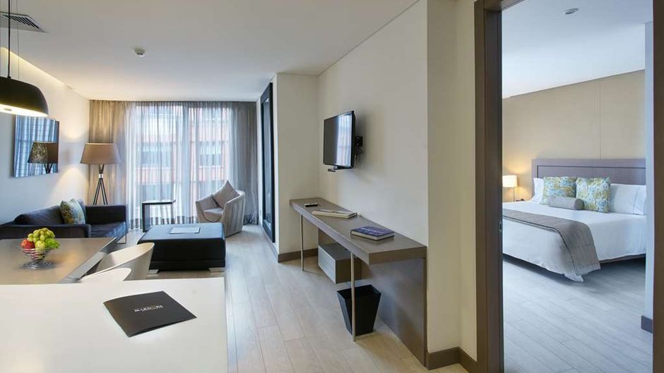100 Luxury Suites Suite