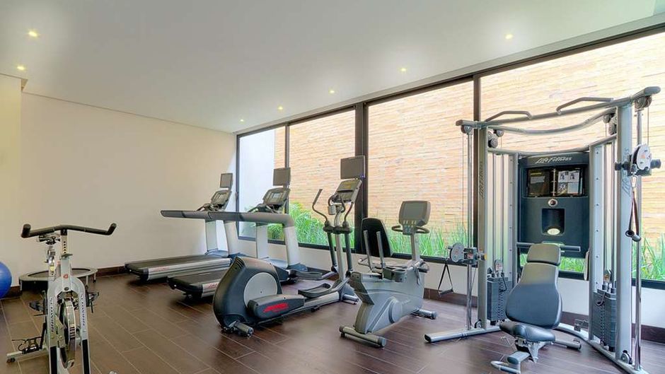 93 Luxury Suites & Residences Health