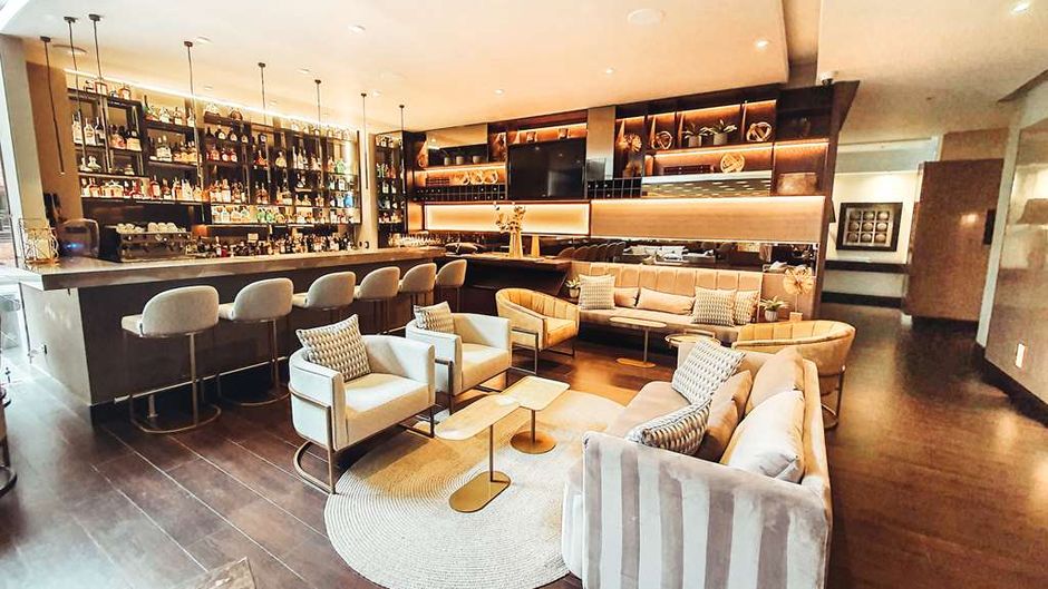 93 Luxury Suites & Residences Restaurant