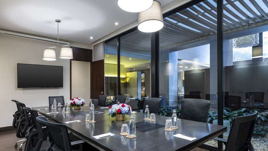 93 Luxury Suites & Residences Meeting