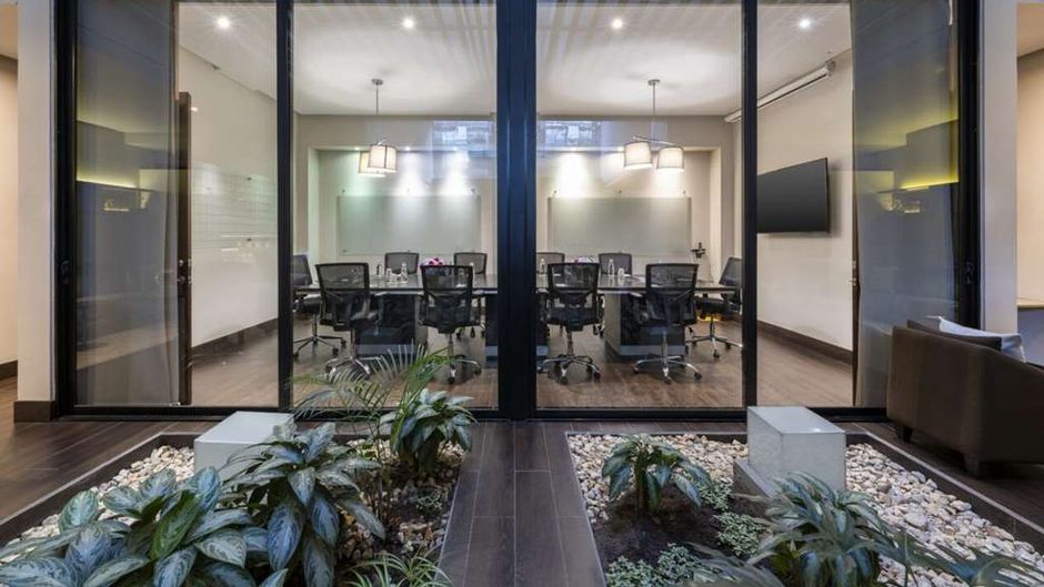 93 Luxury Suites & Residences Meeting