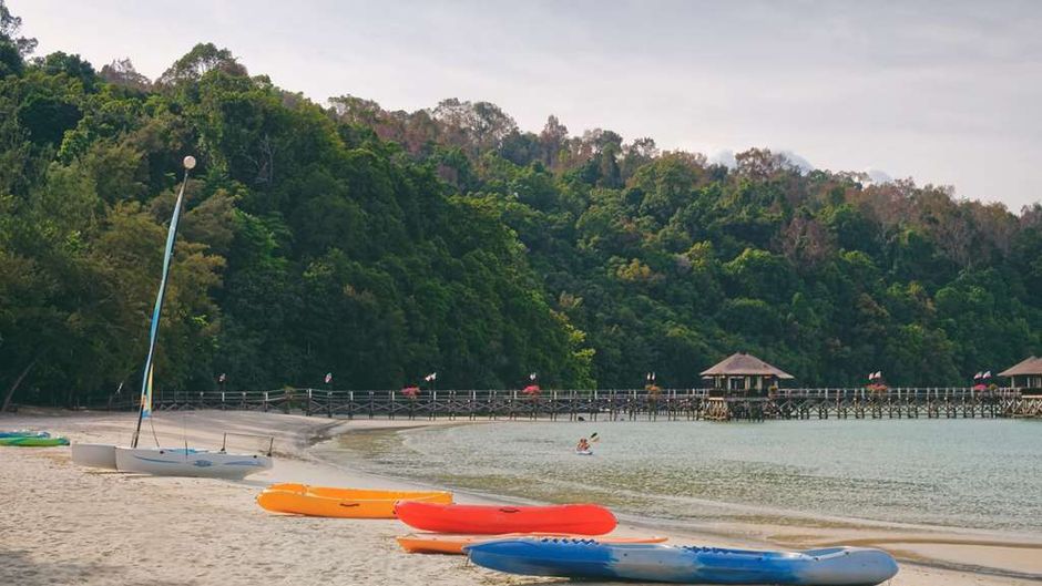 Bungaraya Island Resort Beach