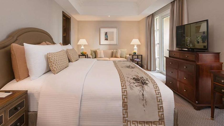 Discovery Primea Makati Room