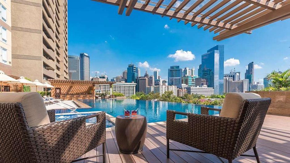 Discovery Primea Makati Pool