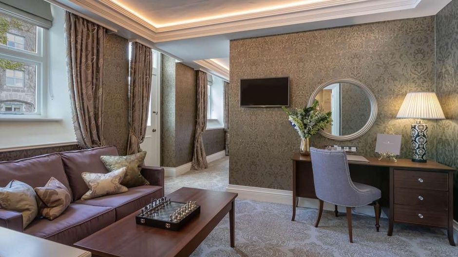 Dromoland Castle Hotel Suite