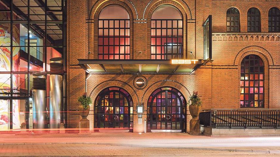 east Hotel Exterior