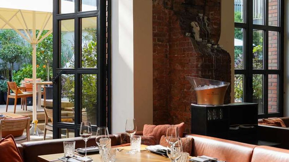 east Hotel Restaurant