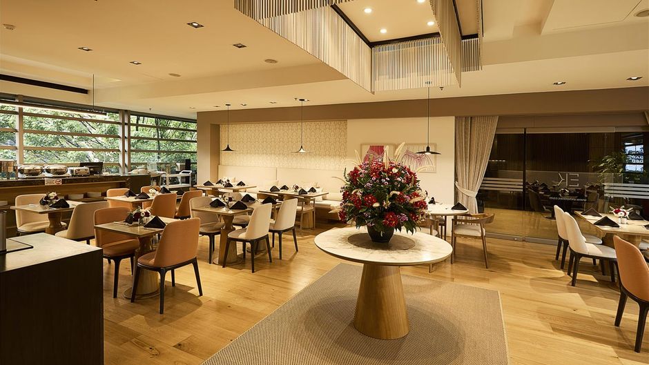 EK Hotel Restaurant