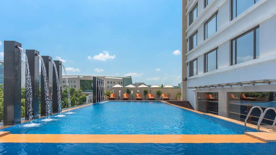 Feathers - A Radha Hotel Pool