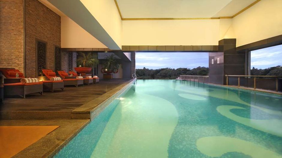 Gokulam Grand Hotel & Spa, Bangalore Pool