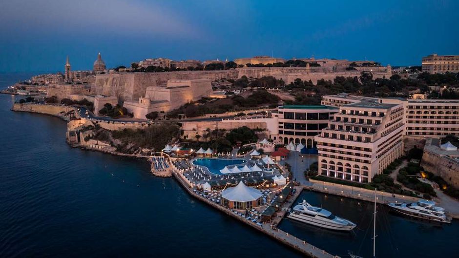 Grand Hotel Excelsior Exterior