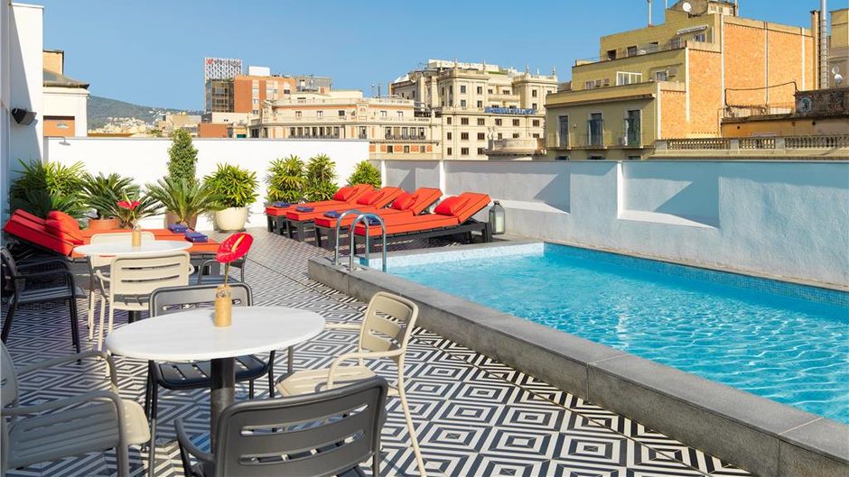 H10 Metropolitan Pool