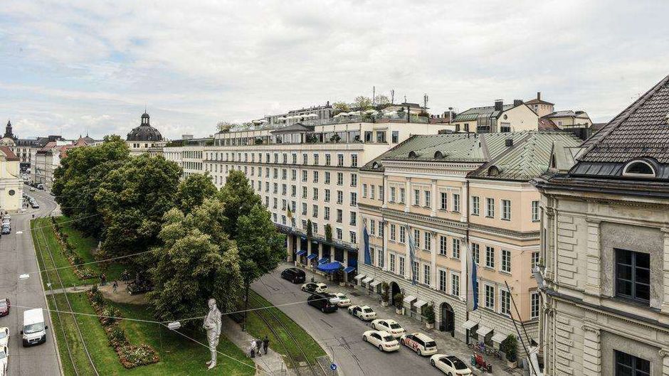Hotel Bayerischer Hof Exterior