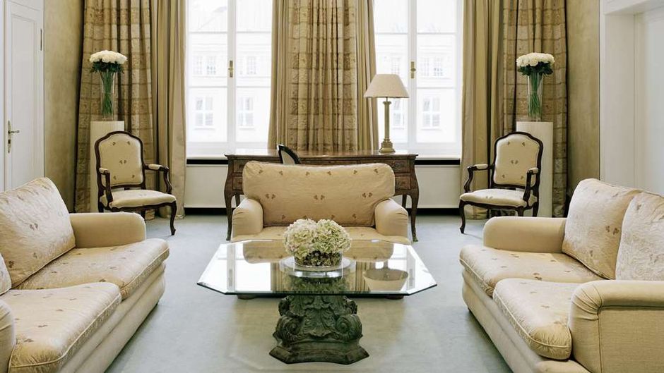 Hotel Bayerischer Hof Room
