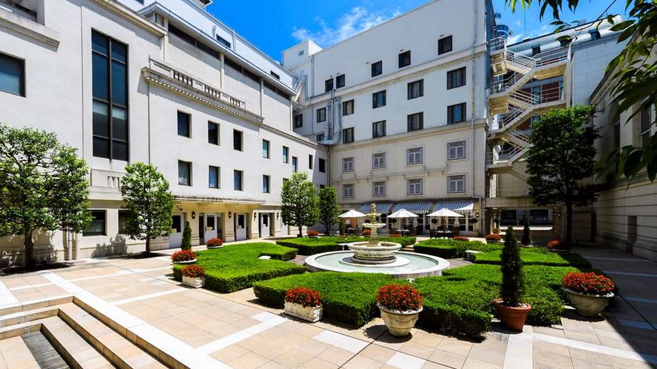 Hotel New Grand Exterior