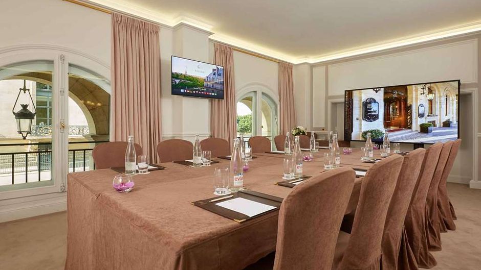 Hotel Regina, Paris Meeting
