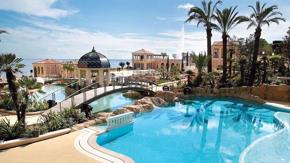 Monte Carlo Bay Hotel & Resort Pool