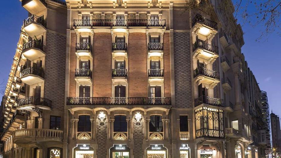 Monument Hotel Exterior