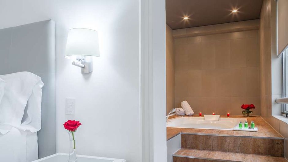 NH Collection Plaza Santiago Suite