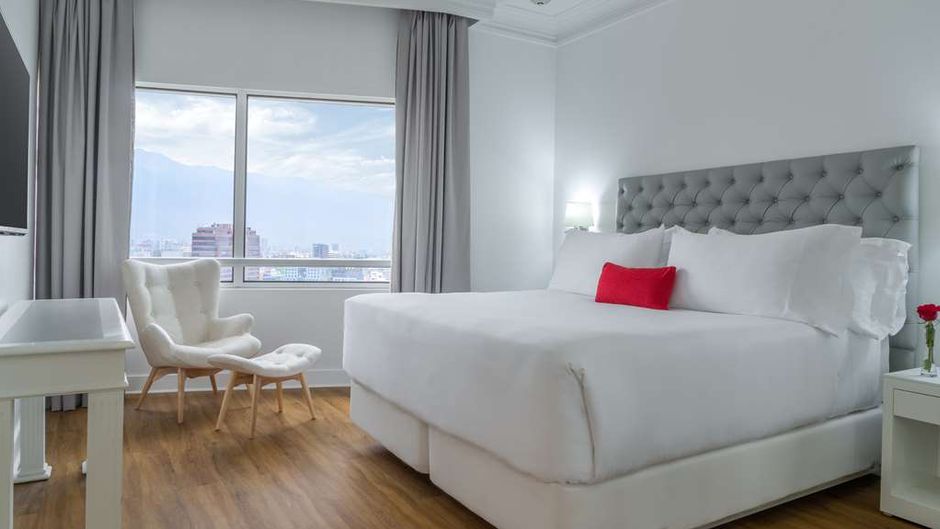 NH Collection Plaza Santiago Suite