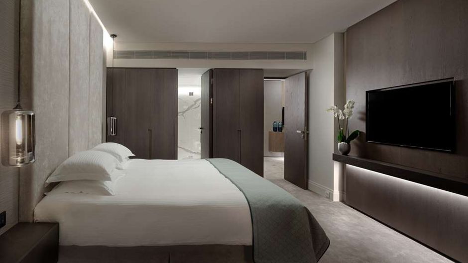 NJV Athens Plaza Suite