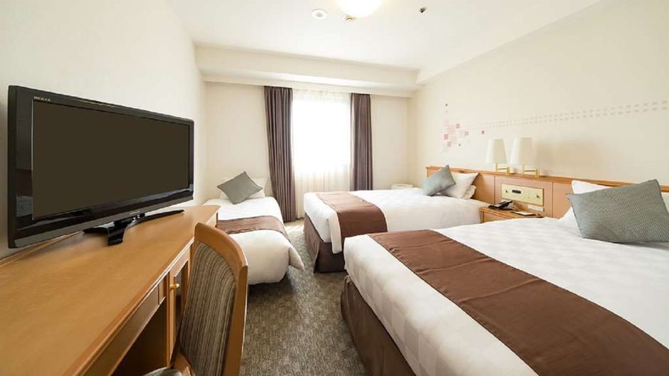 Osaka Tokyu REI Hotel Room