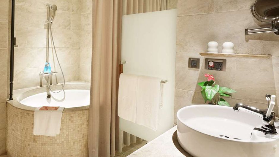 Palais de Chine Hotel Room