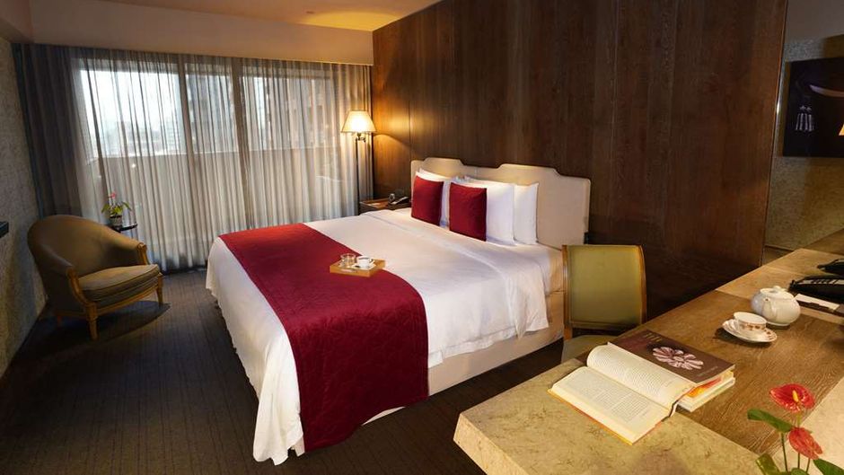 Palais de Chine Hotel Room