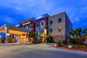 Best Western Plus Kenedy Inn