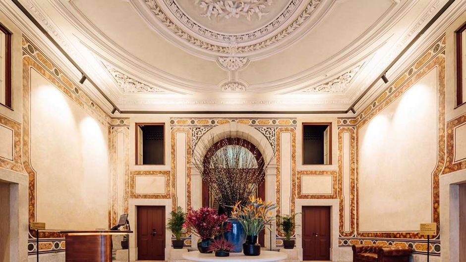 The One Palacio de Anunciada Lobby