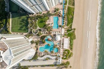 Trump International Beach Resort