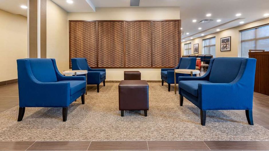 Comfort Inn and Suites Goderich Lobby