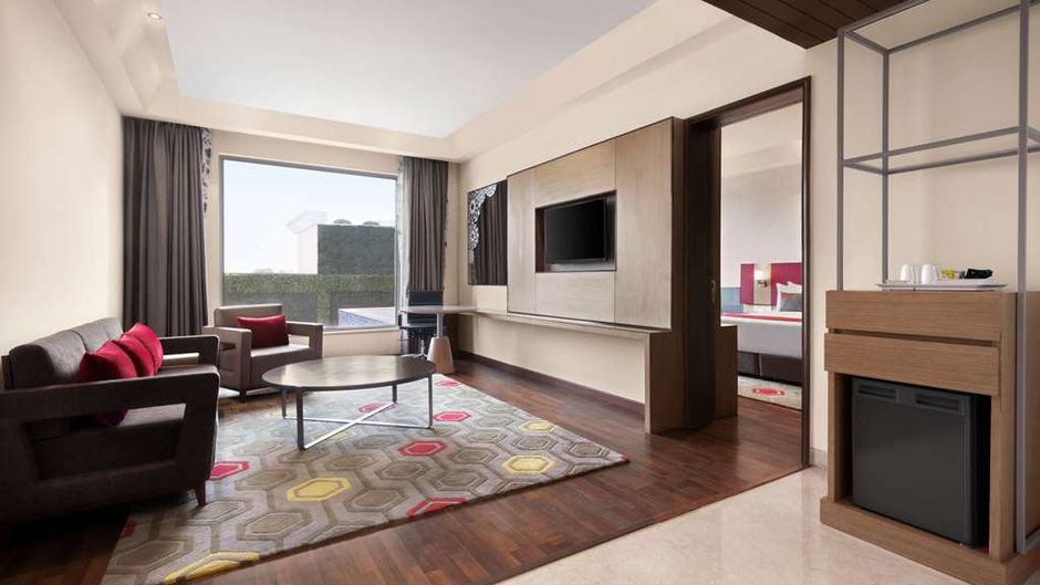 Ramada Plaza by Wyndham Lucknow Suite