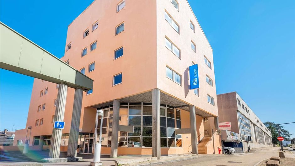 Ibis Budget Bourgoin Exterior