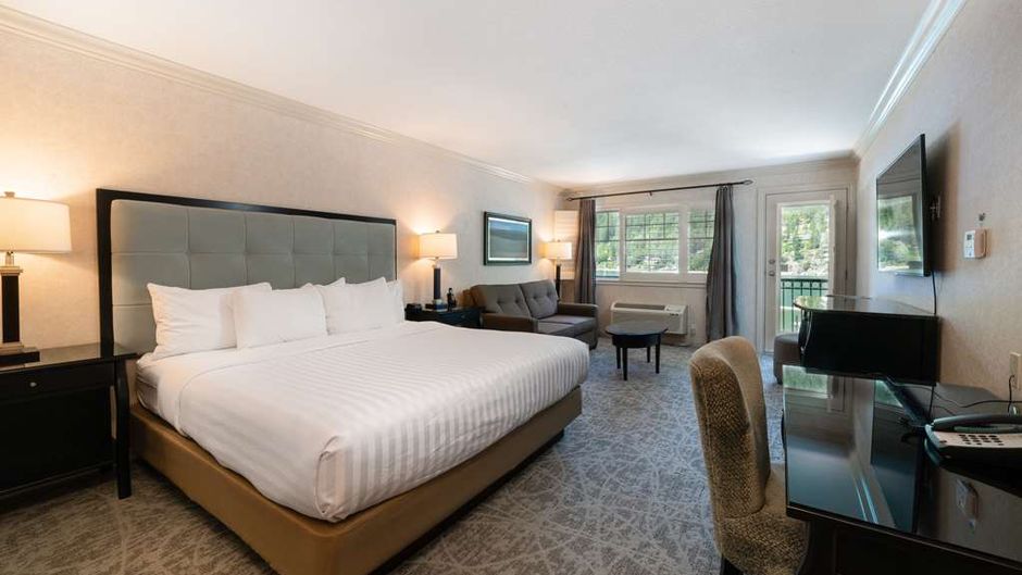 Prestige Lakeside Resort Room