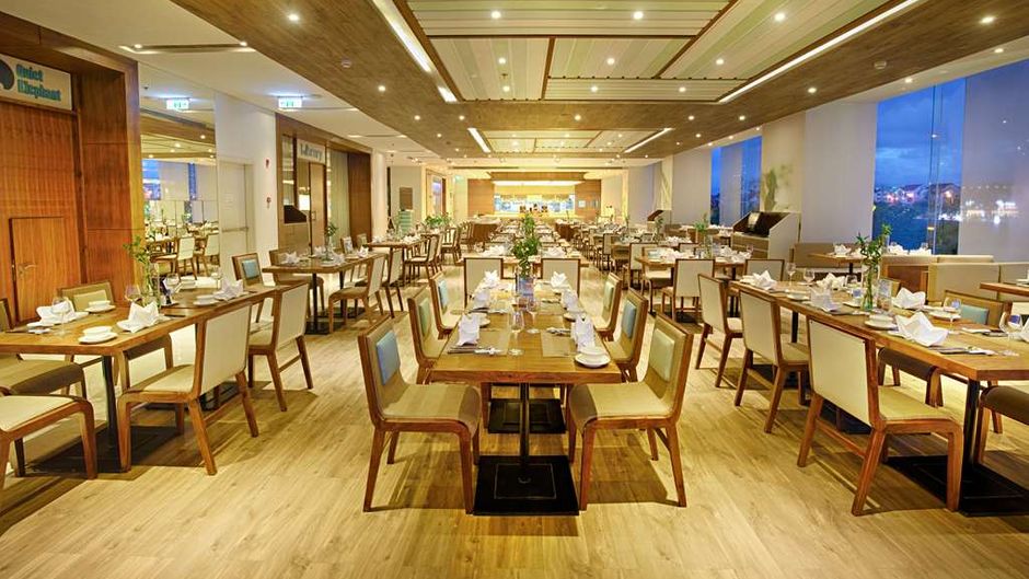 A La Carte Da Nang Beach Restaurant