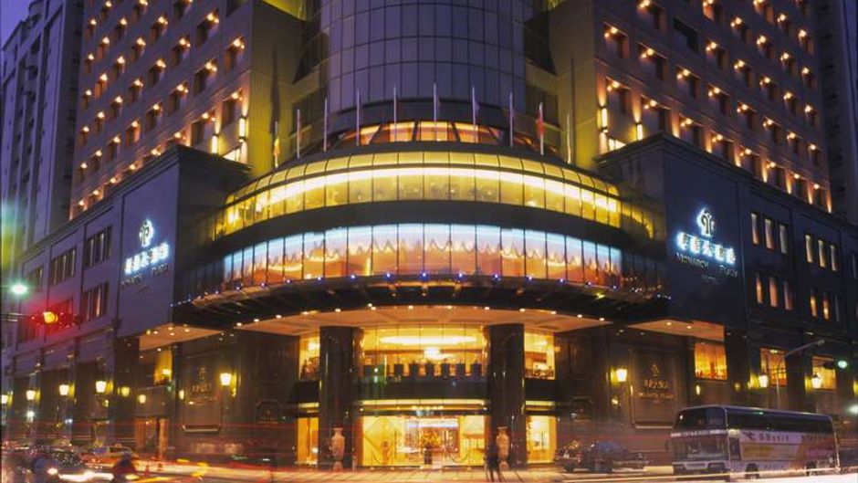 Monarch Plaza Hotel Exterior