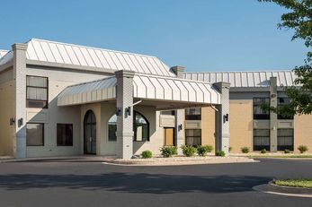 Days Inn and Suites by Wyndham