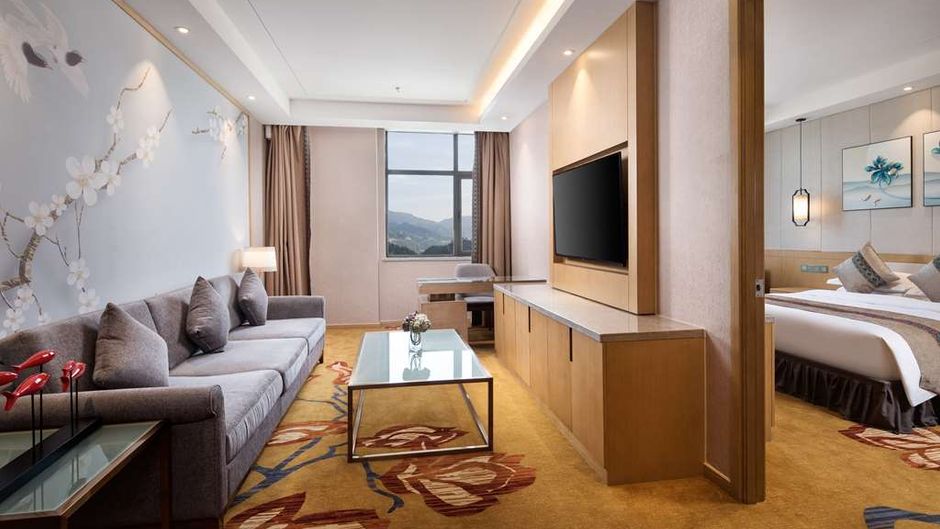 Ramada Plaza by Wyndham Enshi Suite