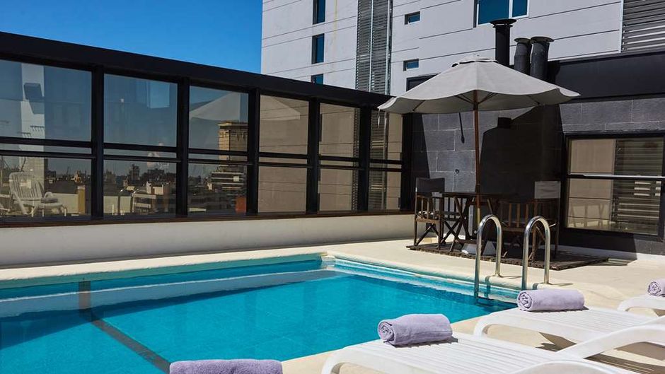 Ramada Buenos Aires Centro Pool