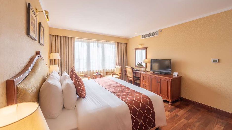 Grand Hotel Room